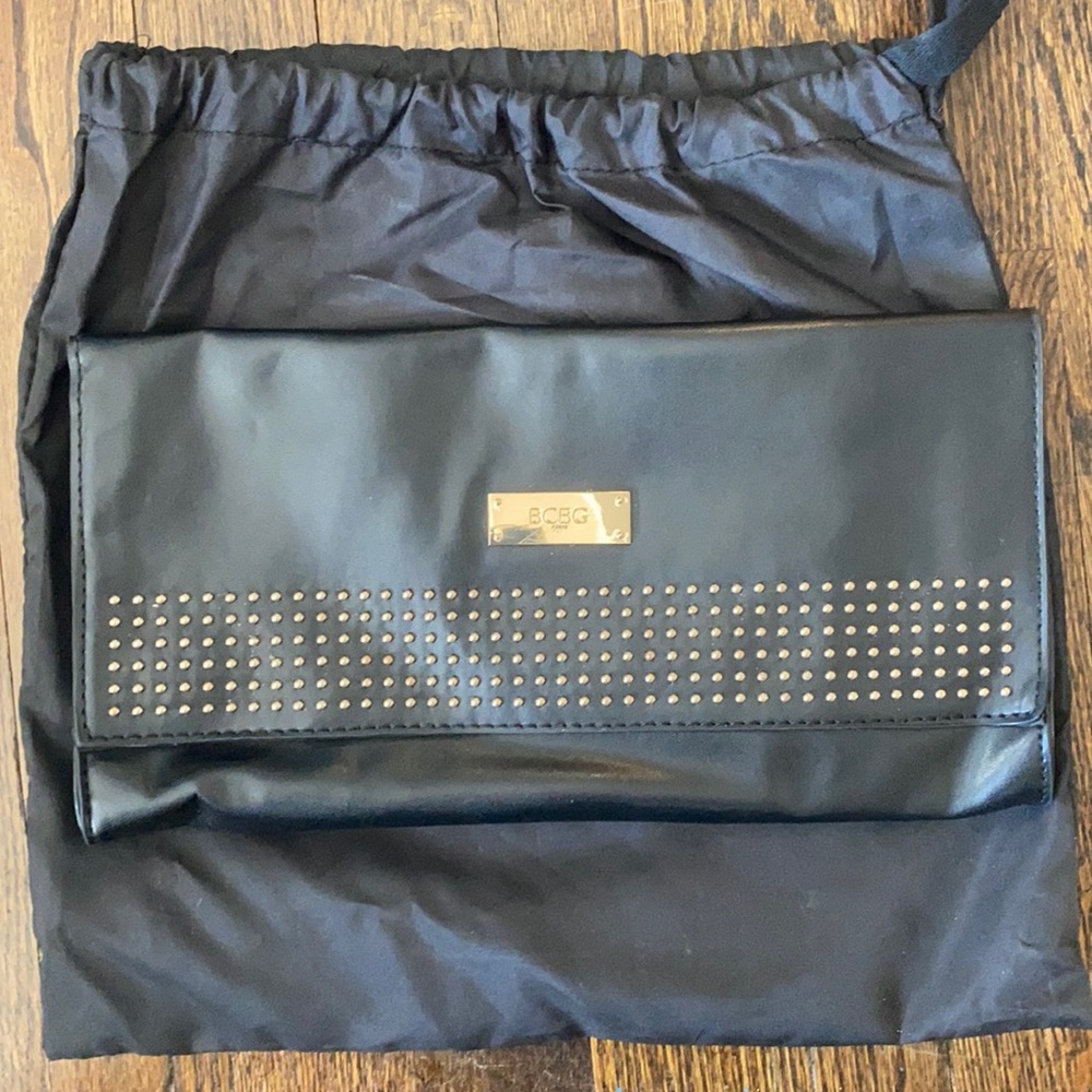 BCBG PARIS Clutch